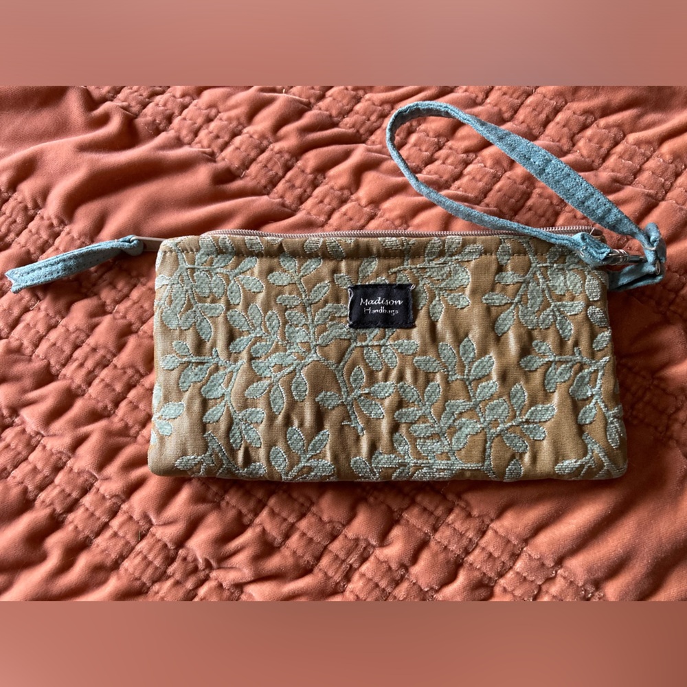 Madison Handbags Wristlet
